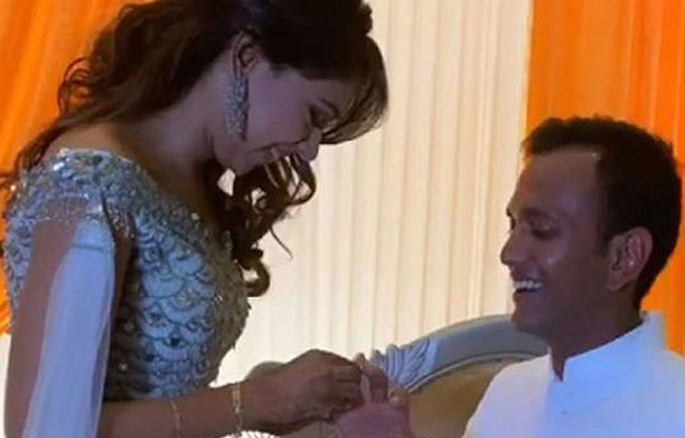 বড় পর্দায় নীতির প্রথম কাজ ২০১২ সালে। অভিনয় করেন তেলেগু ছবি ‘মেম ভায়াসুকু ভচম’-এ। এরপর ‘পেল্লি পুস্তকম’ এবং ‘লভ ডট কম’ নামে আরও দু’টি তেলুগু ছবিতে অভিনয় করেছেন তিনি।