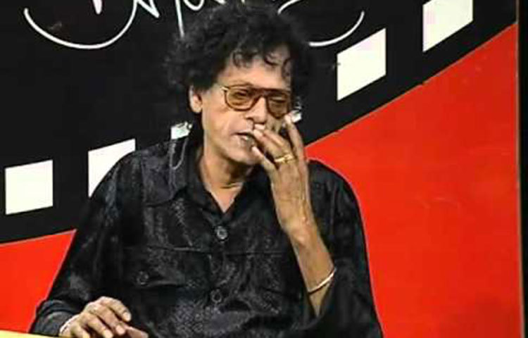 সেখানে ১৬ দিন চিকিৎসা নেওয়া পর বাসায় ফিরে আবার অসুস্থ হয়ে পড়েন চলচ্চিত্রের এক সময়কার দাপুটে অভিনেতা টেলি সামাদ।