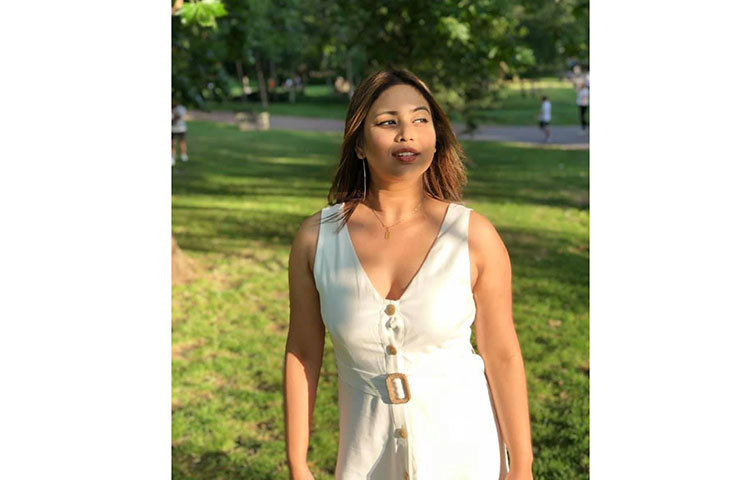 লন্ডনের পার্কে প্রকৃতির মাঝে ভাবনা।