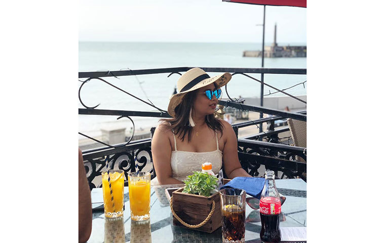 ভাবনা লন্ডনের সৌন্দর্য দেখে বিস্ময়ে মুগ্ধ।