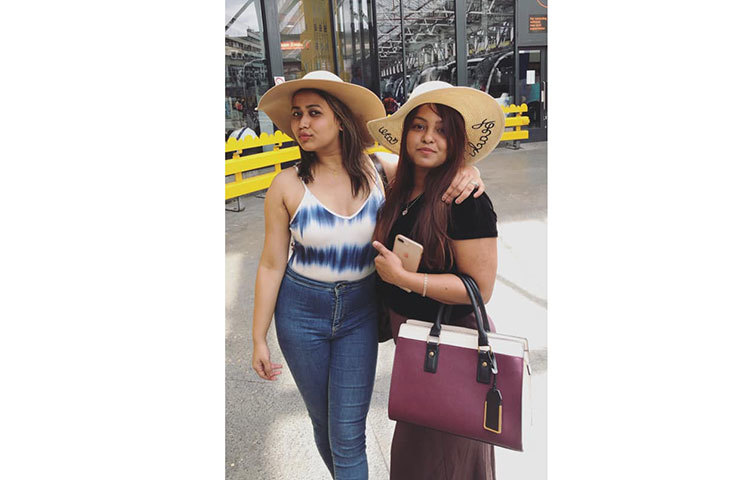 প্রিয়জনের সঙ্গে ঘোরাঘুরির সময়।