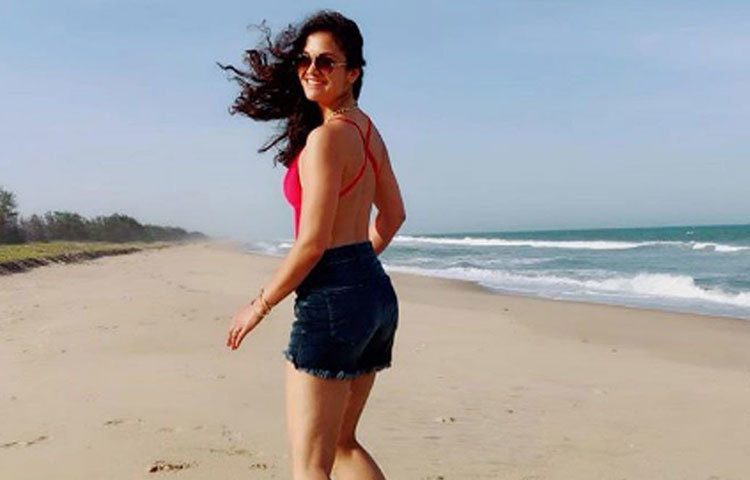 মূলত মায়ের উৎসাহে শুরু ব্যবসা করেন আয়েশা। তৈরি করেন পুরুষ, মহিলা এবং শিশু, সবার জন্য রকমারি অ্যাকসেসরিজ। পাশাপাশি লেখালেখিও করেন তিনি। তার ব্লগে ফ্যাশন, স্বাস্থ্য, লাইফস্টাইল এবং ভ্রমণসহ বিভিন্ন বিষয়ে লেখা থাকে। সোশ্যাল মিডিয়ায় খুবই জনপ্রিয় তিনি।