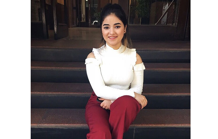 ‘দঙ্গল’ সিনেমাটি জায়রাকে আমিরের মেয়ে হিসেবে আলাদা পরিচিতিও এনে দিয়েছিলো।