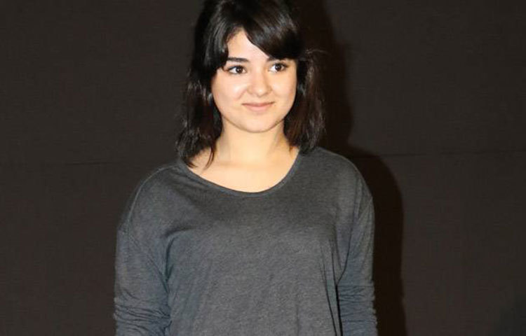 ঈমান নষ্ট হয়ে যাচ্ছে এমন যুক্তি দিয়ে অভিনয় ছাড়ার ঘোষণা দিলেন ১৮ বছর বছরের মুসলিম এই অভিনেত্রী।