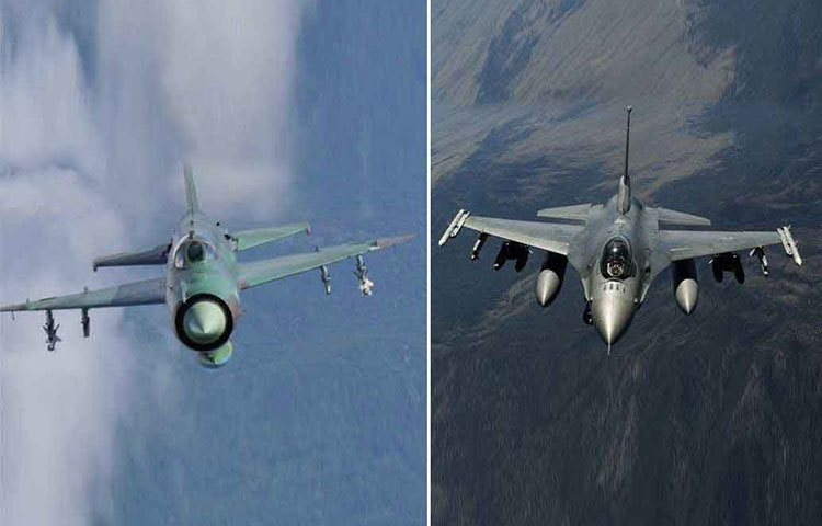 পাক বিমানকে গুলি করে ধ্বংস করেন ভারতীয় মিগ ২১ বাইসনের পাইলট অভিনন্দন বর্তমান। কিন্তু তত ক্ষণে পাক বিমান তাড়া করতে করতে তিনি ঢুকে পড়েছেন পাকিস্তানের আকাশসীমায়। ফেরার সময় পাক রাডারে ধরা পড়ে যায় তার বিমান। পাক সেনারা গুলি করে নামান তার মিগ ২১। বিপদ বুঝে নিজেকে ইজেক্ট করে প্যারাশুটে নেমে আসেন অভিনন্দন।