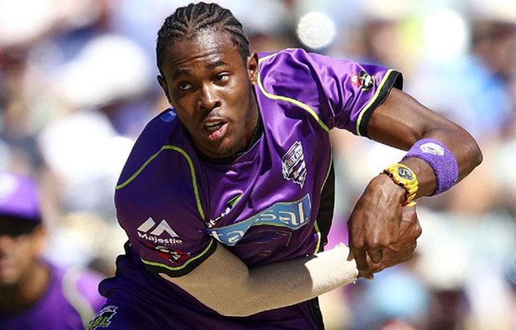 জাতীয় দলের হয়ে এখনো খেলেননি। তবে ইতিমধ্যে ফ্র্যাঞ্চাইজি লিগে তিনি যথেষ্ট জনপ্রিয়। ওয়েস্ট ইন্ডিজের অলরাউন্ডার জোফরা আর্চার আসন্ন বিশ্বকাপে খেলতে পারেন ইংল্যান্ডের হয়ে। খবরে এমনটাই জানা গেছে।