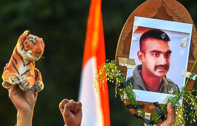 এরপর নিজের ইউনিটে ফিরে যুদ্ধবিমান চালানোর অনুমতি পাবেন অভিনন্দন। ফের দুঃসাহসী বীর উড়তে পারবেন আকাশে।