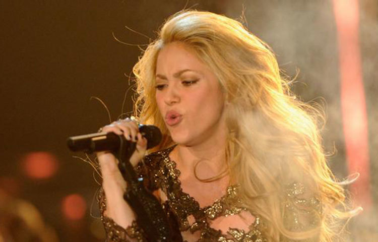 শাকিরা: লাতিন পপ সংগীতশিল্পী শাকিরা এখনও সমান জনপ্রিয়। ‘আইএমডিবি’র তালিকায় দশ নম্বরে আছেন তিনি।