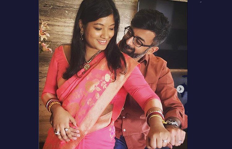 বাড়ির দুই জামাইয়ের নাম একই হওয়ায় তাদের হয়তো অন্য ডাকনামে সম্বোধন করা হতে পারে, এমনটাও জানিয়েছে বলিউডের একটি সূত্র।