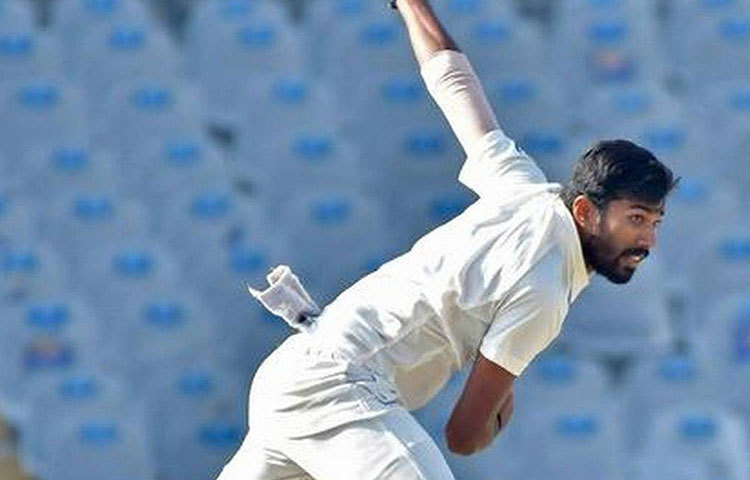 সন্দীপ ওয়ারিয়র: ঘরোয়া ক্রিকেটে ওয়ারিয়র করালার হয়ে খেলেন। সন্দীপের তারুণ্যকে কাজে লাগাতে চায় দল।