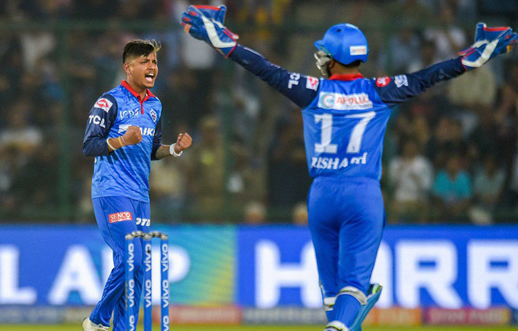 দশ নম্বরে থাকতে পারেন সন্দীপ লামিছানে। নেপালের এই স্পিনার গত ম্যাচে প্রথমেই নিখিল নায়েককে ফেরত পাঠিয়েছিলেন।