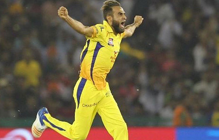 একদিকে অভিজ্ঞতা, অন্যদিকে তারুণ্য, দুইয়ের মিশেলে টিম হয়ে ওঠে চমৎকার। চেন্নাই সুপারকিংসে সবচেয়ে বয়স্ক ক্রিকেটারের উপরে কিন্তু ভরসা রাখছে দল। দক্ষিণ আফ্রিকার তারকা, বছর ৩৯ বছর বয়সী ইমরান তাহির, তাদের একজন। ৩৮ ম্যাচে ৫৩ উইকেট নিয়েছেন তিনি আইপিএলে।