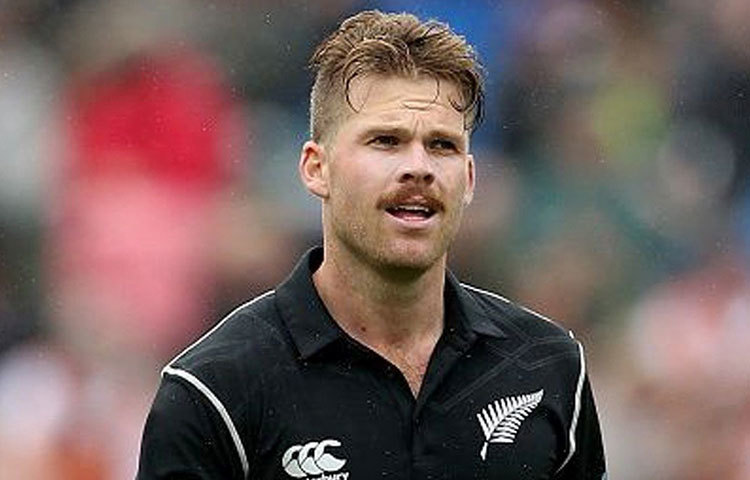 লকি ফার্গুসন: নিউজিল্যান্ডের এই ক্রিকেটারটি বল হাতে নজর কেড়েছেন। দেশের হয়ে চল্লিশের বেশি টি-টোয়েন্টি ম্যাচ খেলেছেন। গত ম্যাচে লোকেশ রাহুলকে ফিরিয়ে দিয়ে ভালো শুরু করেছিলেন।