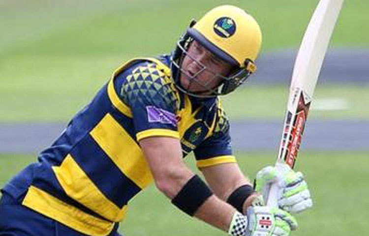 চারে নামার কথা কলিন ইনগ্রামের। ৭ বলে ১০ রান করে আউট হন তিনি গত ম্যাচে। তবে মোটামুটি ফর্মে আছেন এই দক্ষিণ আফ্রিকান।