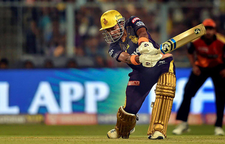 রবীন উথাপ্পা যোগ্য সঙ্গত দিয়েছেন নীতীশকে।