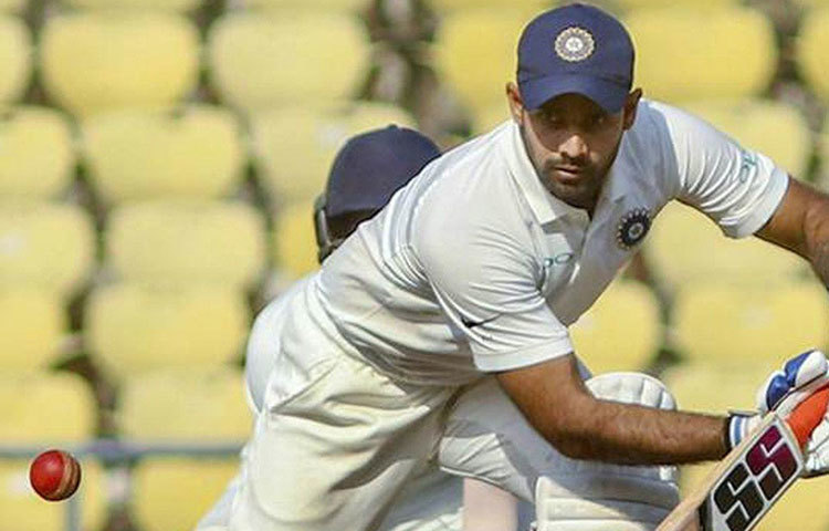 ছয়ে নামার কথা হনুমা বিহারীর। ভারতের এই তরুণ ব্যাটসম্যান মিডল অর্ডারে দলে দঢ়তা আনবেন।