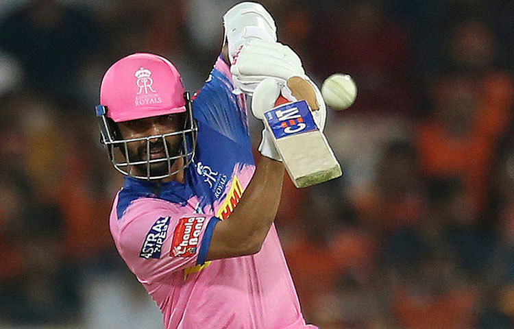 অজিঙ্ক রাহানে: ভারতীয় দল থেকে বর্তমানে বেশ কিছুটা দূরে রয়েছেন। সামনেই বিশ্বকাপ। আইপিএলে ভালো কিছু করতে পারলে জাতীয় দলে ফের সুযোগ আসতে পারে। আইপিএলের প্রথম দুই ম্যাচেই দায়িত্ব নিয়ে ব্যাট করতে দেখা গিয়েছে রাজস্থান রয়্যালসের এই ক্রিকেটারটিকে।