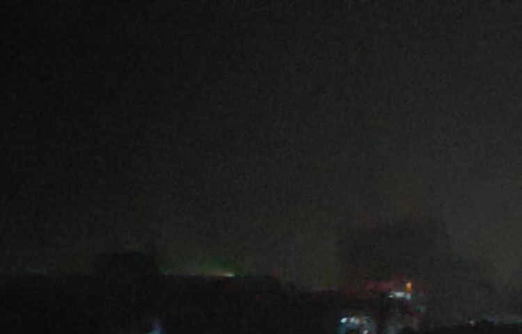 ঢাকাতে আজই এ বছর প্রথমবারের মতো কালবৈশাখী ঝড় হয়েছে। সেই সঙ্গে শিলাবৃষ্টিও হয়েছে।