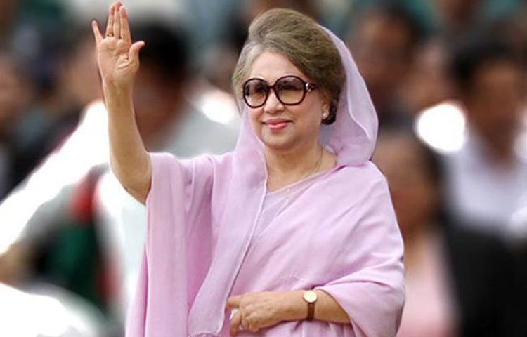 বেগম খালেদা জিয়া: বাংলাদেশের প্রথম নারী প্রধানমন্ত্রী। তিনি তিনবার প্রধানমন্ত্রীর দায়িত্বভার লাভ করেন।