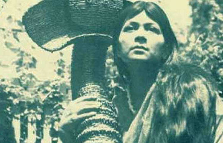 নভেরা আহমদ: বাংলাদেশের প্রথম নারী ভাষ্কর। ১৯৯৭ সালে ভাষ্কর্য শিল্পে অবদানের জন্য তাকে একুশে পদকে ভূষিত করা হয় ।