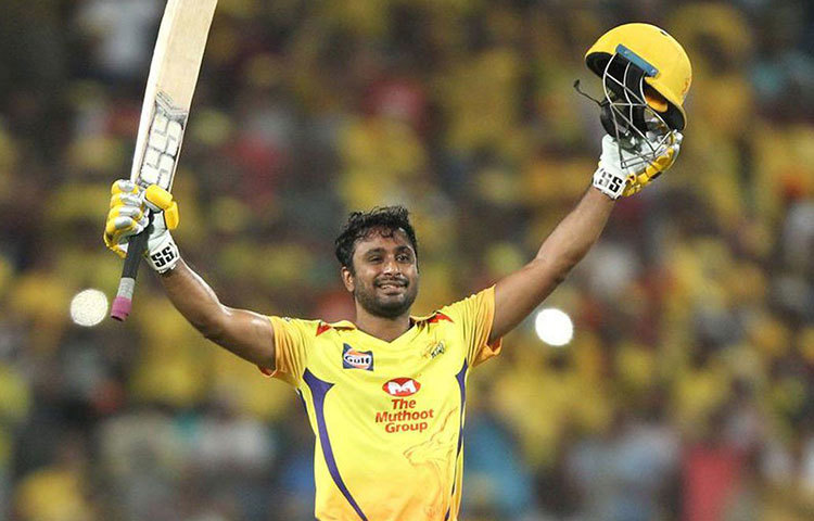 বিশ্বকাপের স্কোয়াডে থাকতে আইপিএলকেই পাখির চোখ করেছেন বহু ক্রিকেটার। তার মধ্যে অন্যতম অম্বাতি রায়ুডু। ওপেনার হিসেবে সিএসকের জার্সিতে প্রায় নিশ্চিত তিনি। সিএসকের নেটেও চুটিয়ে প্র্যাকটিস করছেন। বাহুবলী রায়ুডুর ধমাকা দেখতে মুখিয়ে রয়েছে চেন্নাইও।