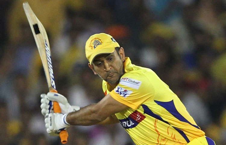 এই তালিকার সাত নম্বরে রয়েছেন মহেন্দ্র সিং ধোনি। তিনি ১৭৫টি ম্যাচ খেলে ৪,০১৬ রান করেছেন। ধোনির গড় ৪০.১৬।