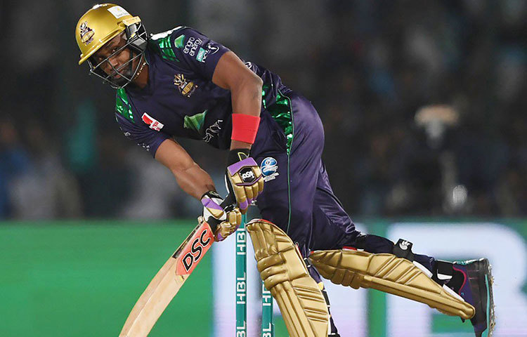 সিএসকে দলের সম্পদ বলতে অনেকেই ডোয়েন ব্রাভোর নাম নেন। আগের মতো ফর্ম না থাকলেও হঠাৎই সব পাশা পাল্টে ফেলতে পারেন এই অলরাউন্ডার।