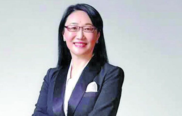 শের ওয়াং: তিনি টেক বিশ্বে সেরা নারী উদ্যোক্তা হিসেবে পরিচিত। তাইওয়ানের স্মার্টফোন ও ট্যাবলেট কম্পিউটার নির্মাতা হাইটেক কম্পিউটার (এইচটিসি) করপোরেশনের সহ-প্রতিষ্ঠাতা ও চেয়ারম্যান তিনি। ফোর্বসের দেওয়া তথ্যমতে ২০১৫ সালে কোম্পানির সম্পদের পরিমাণ দাঁড়ায় ১.৬ বিলিয়ন ডলার।