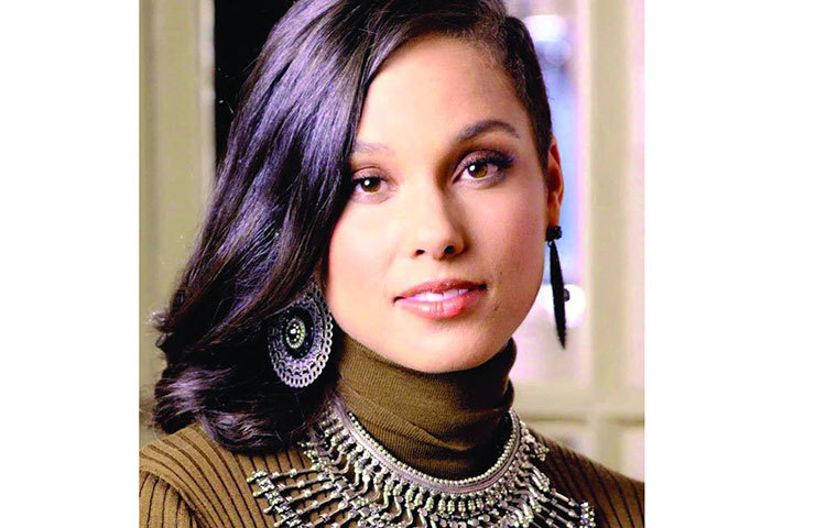 অ্যালিসিয়া আওজেলো কুক: তার গানে মাতোয়ারা বিশ্বের অনেক সংগীতপ্রেমী। তবে ভক্তদের কাছে পরিচিত তিনি অ্যালিসিয়া কিজ নামে পরিচিত। তিনি আমেরিকান গায়িকা, গীতিকার, চিত্রকর ও একাধারে অভিনেত্রী। এ পর্যন্ত বিশ্বব্যাপী তার ৩০ মিলিয়নের বেশি রেকর্ড বিক্রয় হয়েছে।