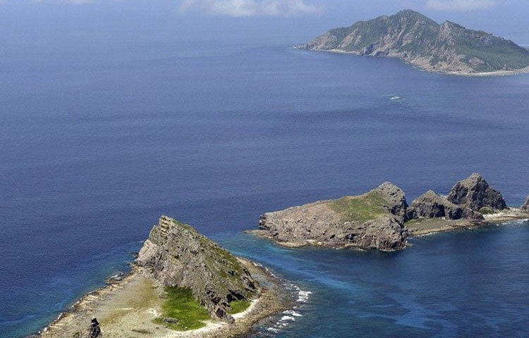 ২০১৮ সালে স্বামী মারা যাওয়ার পর একাই এই দ্বীপের বাসিন্দা কিম। দক্ষিণ কোরিয়ার এই দ্বীপের আশপাশের জলসীমার অধিকার কিন্তু জাপানের।