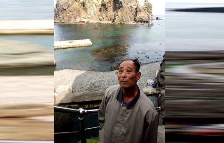 কিমের সময় কী ভাবে কাটে? মাছ ধরেই বেশির ভাগ সময় কেটে যায়, এমনটাই বলেছেন কিম।