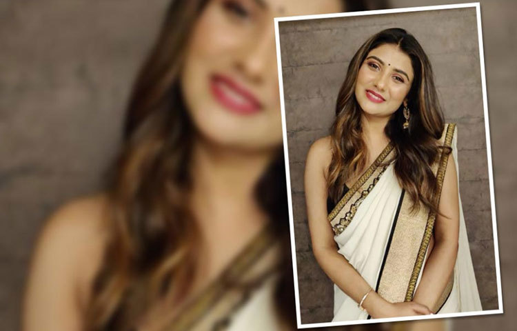 পার্নো মিত্রর প্রথম ছবি অঞ্জন দত্তর ‘রঞ্জনা আমি আর আসব না’।