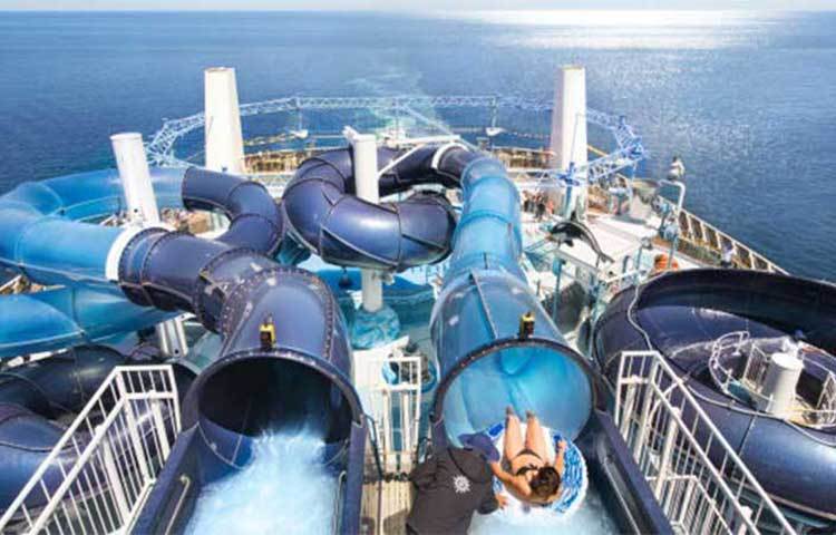 দৃষ্টিনন্দন এই জাহাজটির নাম ‘এমএসসি মেরাভিগলিয়া’।