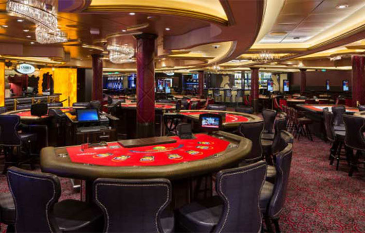 নজরকাড়া এই জাহাজের নাম ‘ওভেশন অব দ্য সিস’।