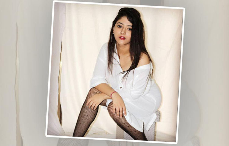 ‘ঝুট বোলে কাউয়া কাটে’, ‘কেয়া আপ পাঁচভি পাস সে তেজ হ্যায়’, ‘বুগি উগি’-তে তাঁকে দেখা গিয়েছে।