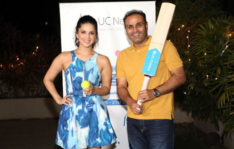 এক সাক্ষাৎকারে এসে নিজের প্রিয় ক্রিকেট তারকার নাম জানালেন সানি লিওন।