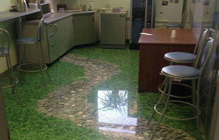 এখন সব কিছুতেই প্রযুক্তির ছোঁয়া লাগছে। বাসার ফ্লোরও এখন সাজানো হচ্ছে থ্রি ডি ডিজাইনে। ঘরের মাঝে সবুজ ঘাসে ঘেরা মেঠো পথের দৃশ্য।