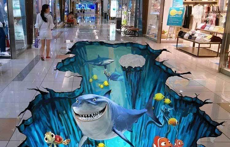 শপিং মলের চোখজুড়ানো ফ্লোর।