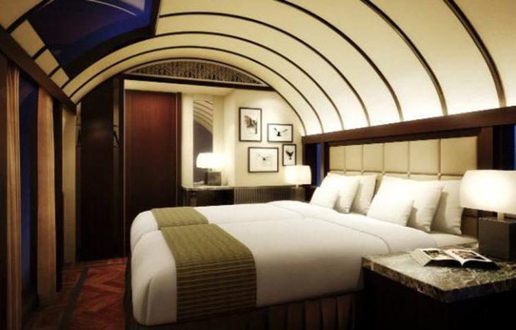 জাপানের আরেকটি বিলাসবহুল রেল ভ্রমণের অভিজ্ঞতা দেবে টোয়াইলাইট এক্সপ্রেস মিজুকাজি। এটিও ২০১৭ সাল থেকে চালু হয়েছে। সিগনেচার স্যুইটসহ আয়েশি বাথরুম ও অন্যান্য সুবিধা আছে এতে।