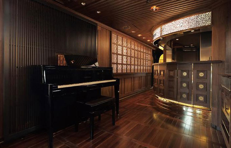 কাইয়ুশু নামের এই ট্রেনটিতে ১২টি রুম রয়েছে যাতে দুটো করে বিলাসবহুল স্যুইট আছে।