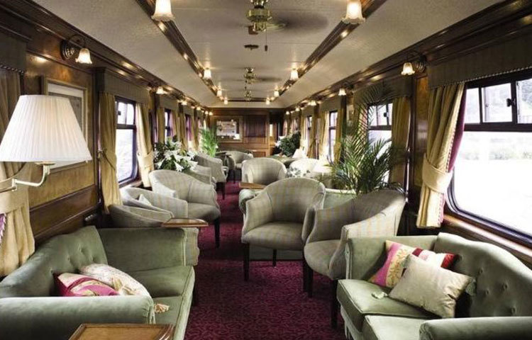 বেলমন্ডের পরিচালনায় আরেকটি বিলাসী রেল দ্য রয়াল স্কটসম্যান ক্লাসিক হুইস্কি ট্যুর। ৩৬ জন যাত্রী নিয়ে স্কটল্যান্ডের হাইল্যান্ড ও লোল্যান্ড ভ্রমণ করে এটি।