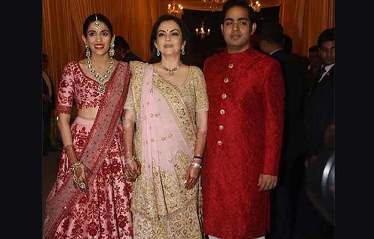 ২০১৮ সালেই তাদের এনগেজমেন্ট হয়ে গিয়েছে। ৯ মার্চ সাত পাকে বাঁধা পড়বেন তারা।