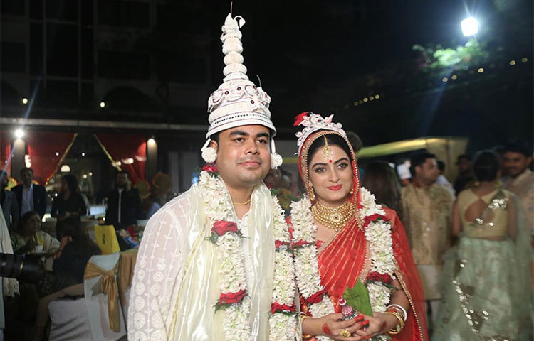 অভিনেত্রী অঙ্কিতা মজুমদারের পাত্র সৌমিত্র পাল একজন বাঙালি উদ্যোগতা।