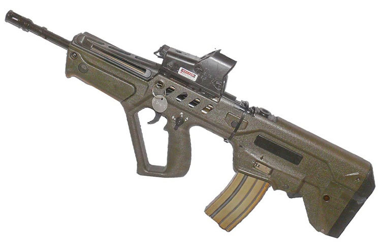 আইএমআই ট্যাভর টার-২১।