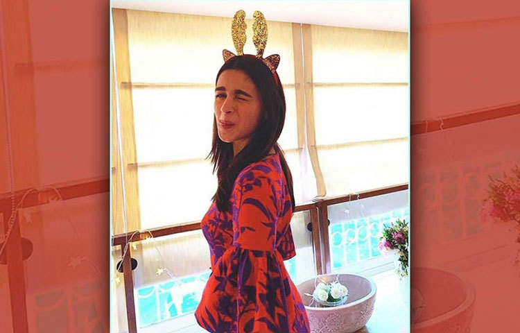 আলিয়া ভাট। ক্রিসমাস থেকেই চলছে আলিয়ার নতুন বছরকে বরণ করে নেওয়ার প্রস্তুতি।