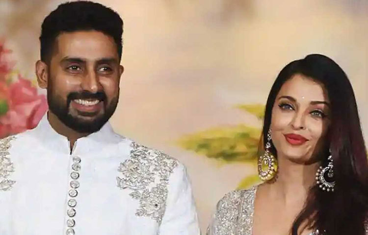 ঐশ্বরিয়া রাই-অভিষেক বচ্চন : বলিউড অভিনেত্রীদের মধ্যে সবেচেয় বেশি পারিশ্রমিক যারা পান, ঐশ্বরিয়া তাদের অন্যতম। অজস্র ব্র্যান্ডের অ্যাম্বাসাডর ঐশ্বর্যা। পেয়েছেন দেশ-বিদেশের একাধিক সম্মান। ঐশ্বর্যার মোট সম্পত্তির পরিমাণ কিন্তু স্বামী অভিষেক বচ্চনের চেয়ে বেশি। বার্ষিক আয়ের ক্ষেত্রেও এগিয়ে অ্যাশই।