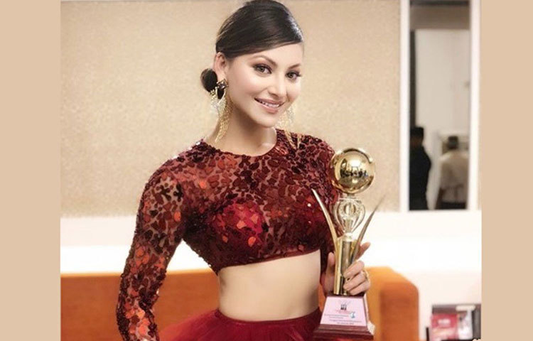 তবে ক্রমশ অভিনয়ে পারদর্শী হয়ে উঠছেন এই বলিউড অভিনেত্রী।