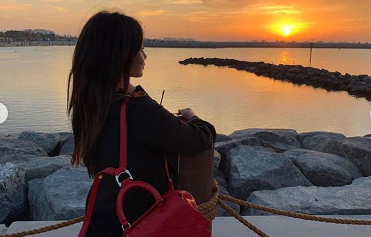 মৌনি ছবি পোস্ট করে লিখেছেন, ‘ভাল কিছু যদি মন ছুঁয়ে যায়।’ কবিতার কথাও লিখেছেন তিনি।