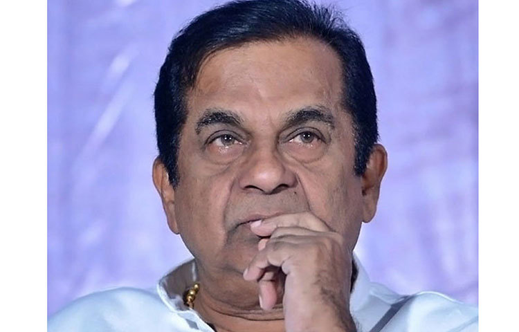 দিন কয়েক আগে হঠাৎই অসুস্থ হয়ে পড়েন তেলেগু ইন্ডাস্ট্রির এই ‘কমেডি কিং’। গতকালই মুম্বইতে ৬২ বছরের এই অভিনেতার বাইপাস সার্জারি হয়। খ্যাতনামা কৌতুকাভিনেতার দ্রুত আরোগ্য কামনায় শুরু হয়ে যায় দেশজুড়ে প্রার্থনা। হাসপাতালের তরফে জানানো হয়েছে, অভিনেতা এখন অনেকটাই সুস্থ।