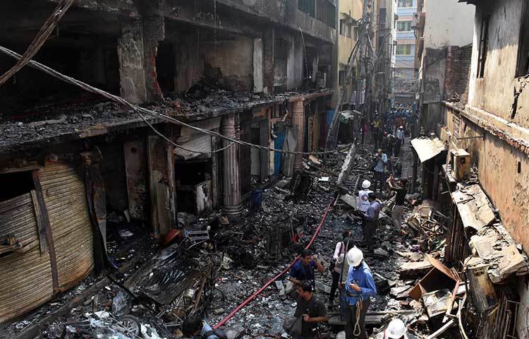 আগুনে পুরে সব ছাই হয়েছে। ছবি: বিপ্লব দিক্ষিৎ